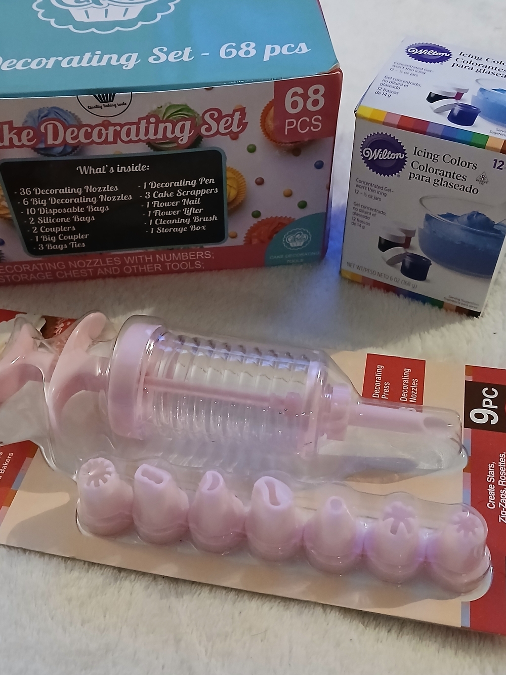 Wilton - Cake Decorating 68 pc Set, 12 Icing Colors, & 9 pc Frosting Kit + Press